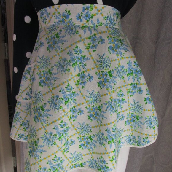 Vintage 50s 60s Cottagecore Handmade Cotton Lace Floral Print  Apron Light Blue - Picture 8 of 9
